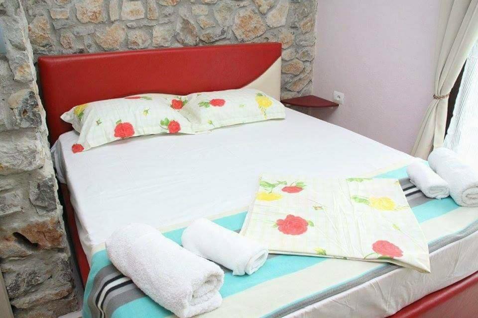 Hotel Villa Stone Dream Bar Restaurant Udenisht المظهر الخارجي الصورة