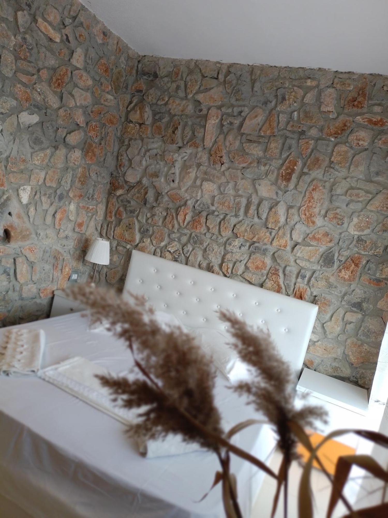 Hotel Villa Stone Dream Bar Restaurant Udenisht المظهر الخارجي الصورة